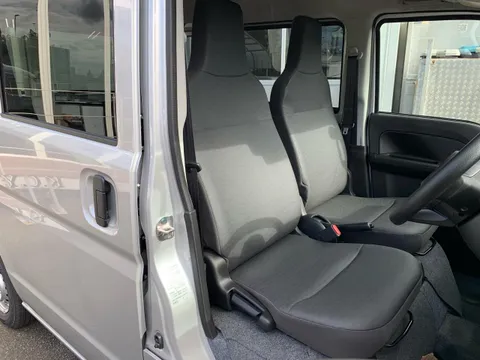 Mitsubishi Minicab Van
