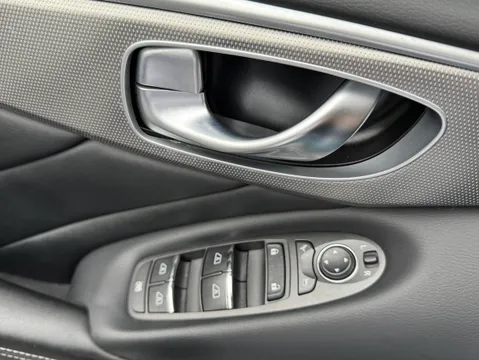 Infiniti Q50L