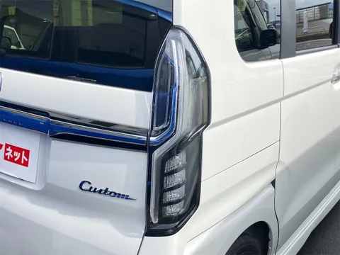 Honda N-BOX Custom