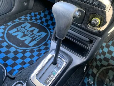Daihatsu Mira Gino