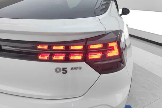 Lynk & Co 05
