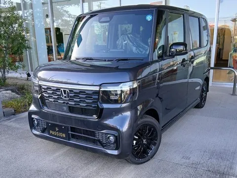 Honda N-BOX Custom