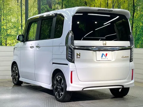 Honda N-BOX Custom
