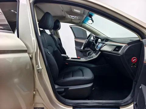 Geely Emgrand GL