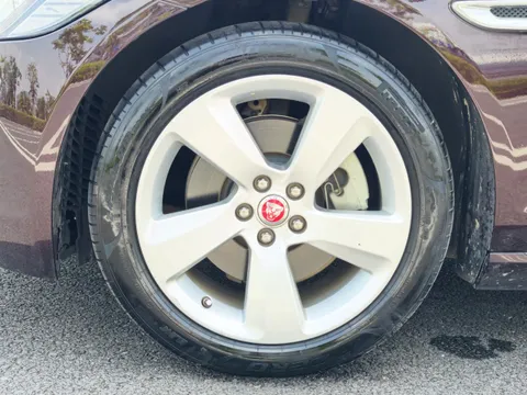Jaguar XFL