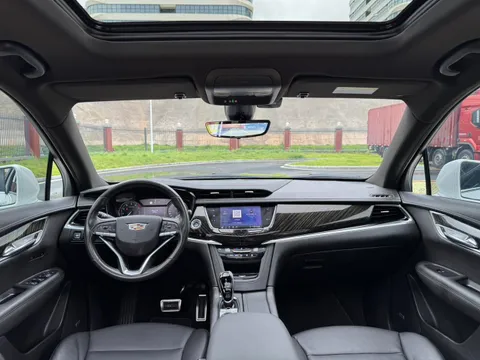 Cadillac XT6