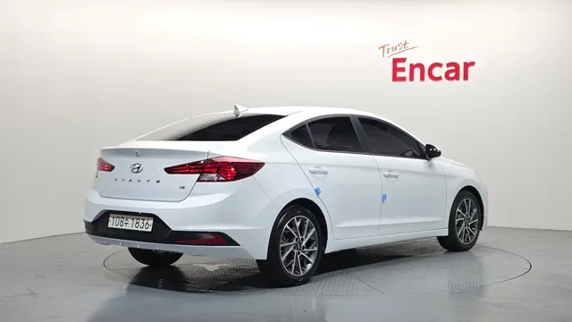 Hyundai Elantra (Avante)