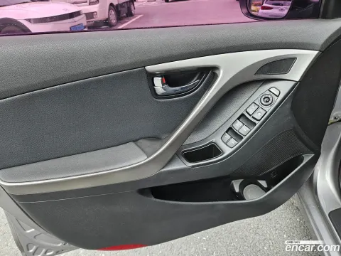 Hyundai Elantra (Avante)