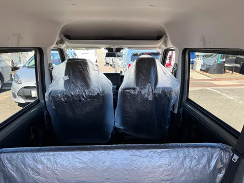 Nissan Clipper Van
