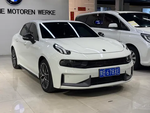 Lynk & Co 03