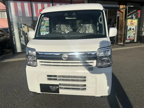 Nissan Clipper Van