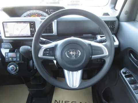 Toyota Pixis Mega