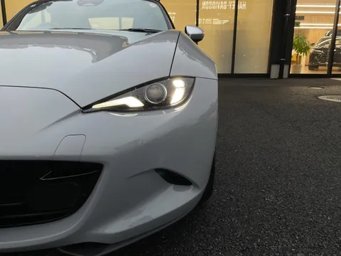 Mazda MX-5 (Roadster)