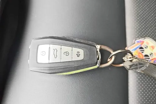 Geely Binray