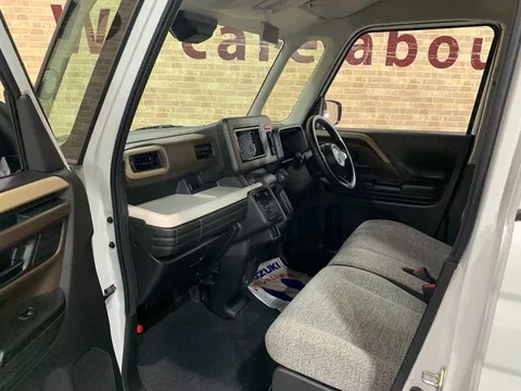 Suzuki Spacia