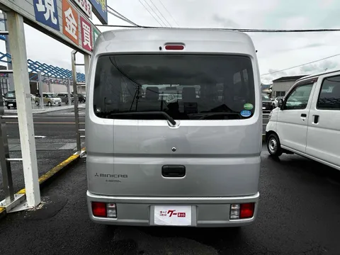 Mitsubishi Minicab Van