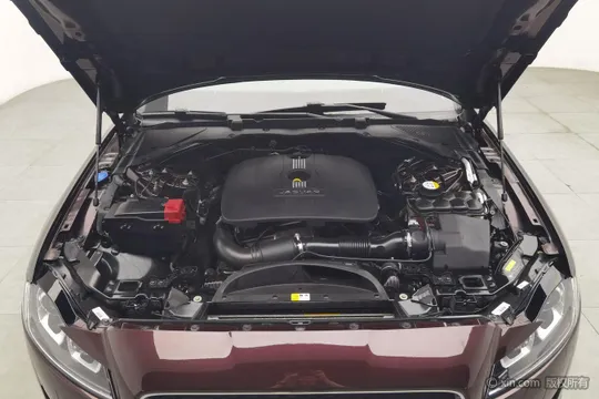 Jaguar XFL