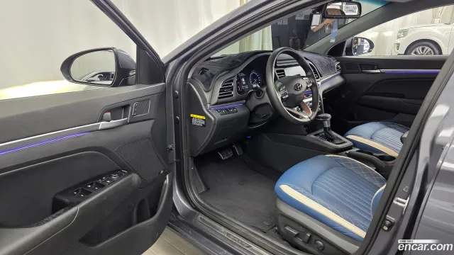 Hyundai Elantra (Avante)