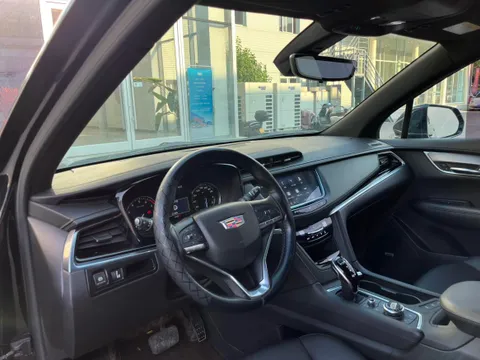 Cadillac XT6