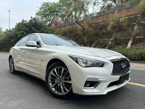 Infiniti Q50L