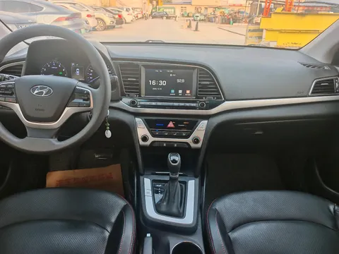 Hyundai Elantra (Avante)