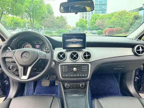 Mercedes-Benz Mercedes-Benz GLA