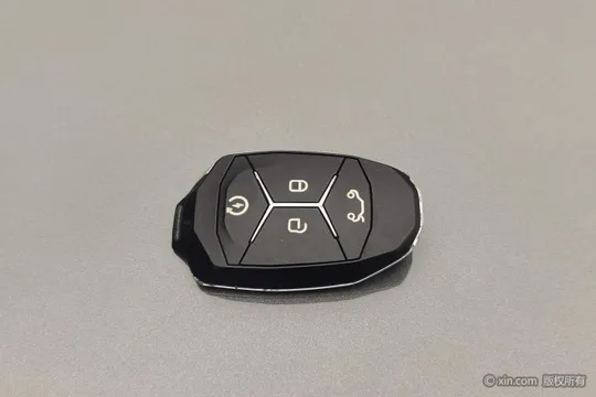 Lynk & Co 02
