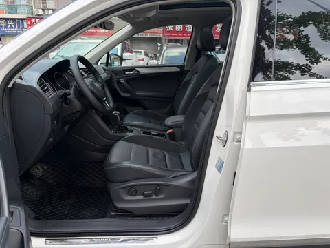 Volkswagen Tiguan L