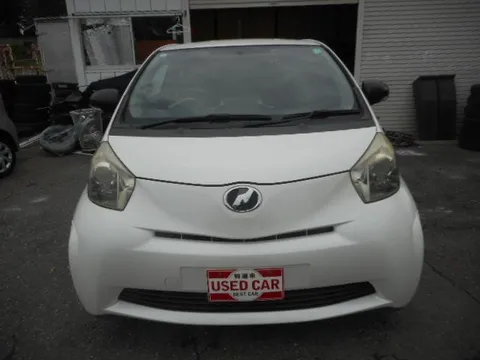Toyota iQ