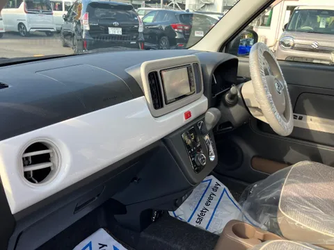 Daihatsu Mira Tocot