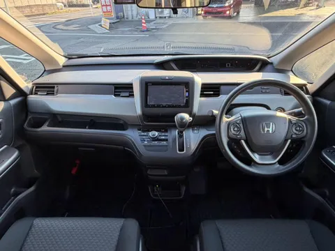 Honda Freed Plus