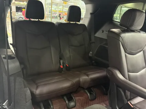 Cadillac XT6