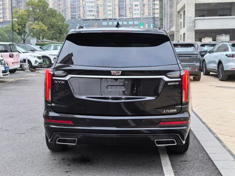 Cadillac XT6