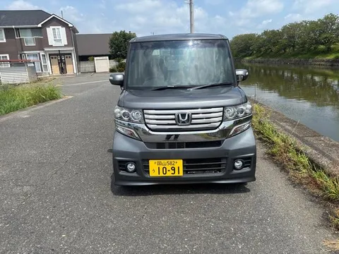 Honda N-BOX Custom