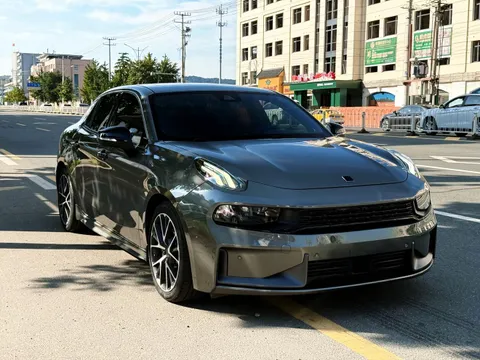 Lynk & Co 03