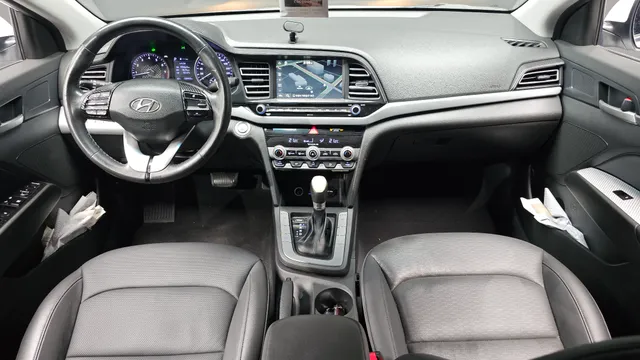 Hyundai Elantra (Avante)