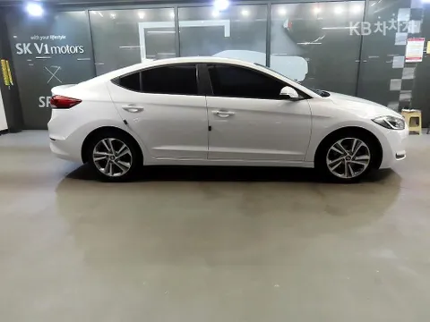 Hyundai Elantra (Avante)