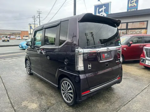 Honda N-BOX Custom