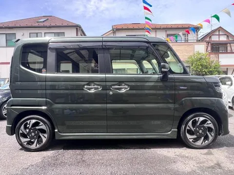 Suzuki Spacia Custom