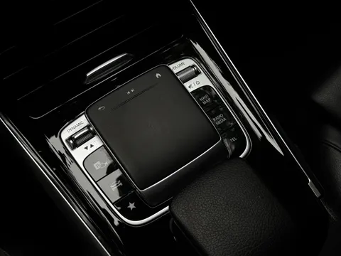 Mercedes-Benz Mercedes-Benz GLB