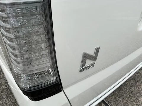 Honda N-BOX Custom