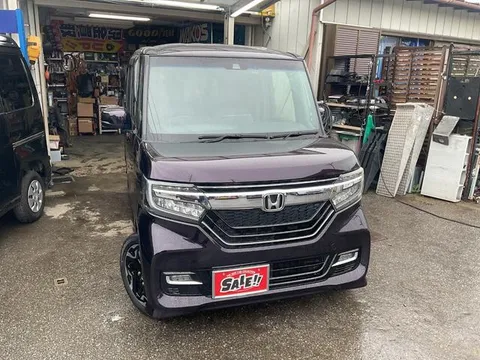 Honda N-BOX Custom