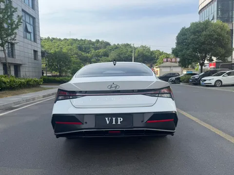 Hyundai Elantra (Avante)