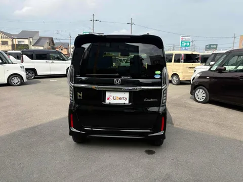 Honda N-BOX Custom