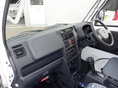 Nissan Clipper Truck