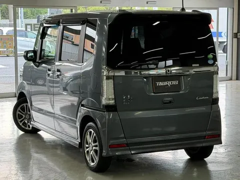 Honda N-BOX Plus Custom