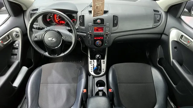 Kia Cerato (Forte)
