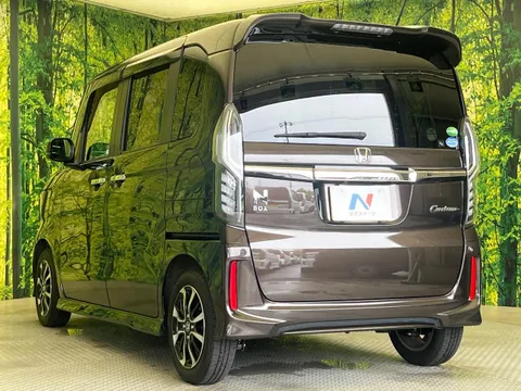 Honda N-BOX Custom