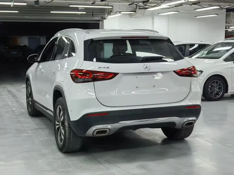 Mercedes-Benz Mercedes-Benz GLA