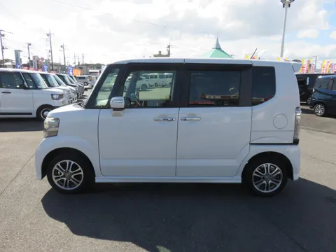 Honda N-BOX Custom